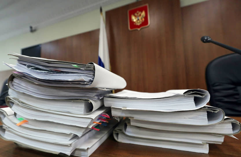Бывший врио начальника управления материального обеспечения Росгвардии Мирза Мирзаев осужден на 9 лет за получение взятки в 140 млн рублей. Суд установил его вину в получении взятки, несмотря на утверждения о мошенничестве.