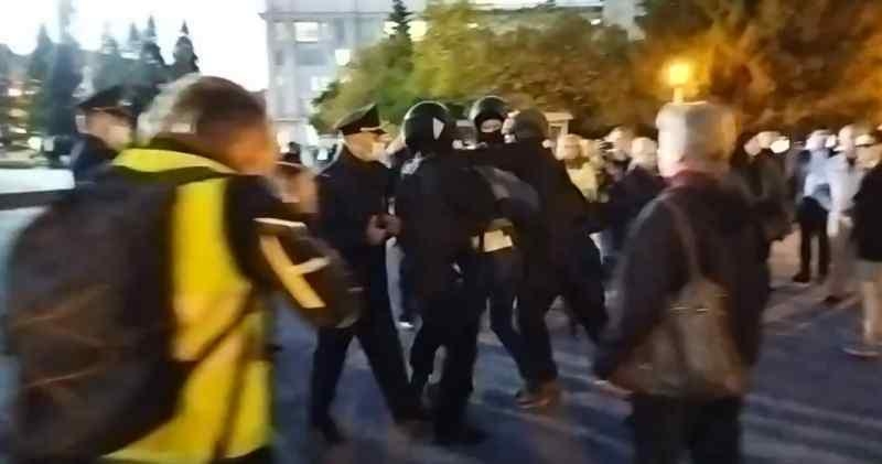 C сибиряка сняли обвинения за организацию протеста в Новосибирске
