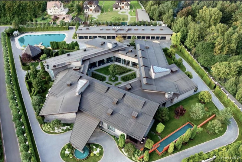 Три паспорта, не считая российского