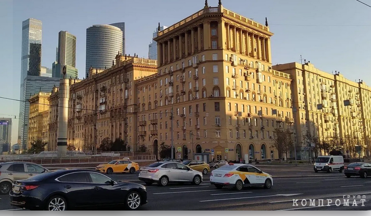 Червь из подземки: Как автор "Метро 2033" Дмитрий Глуховский обживается в Барселоне и оскорбляет Россию