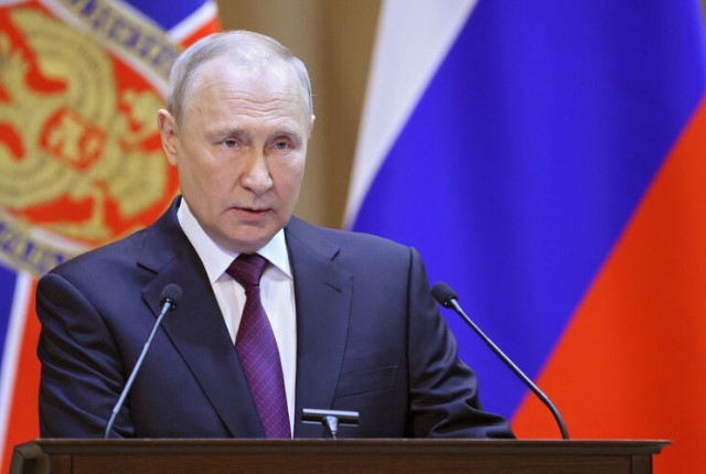 Владимир Путин попросил прокуроров активнее защищать права подростков