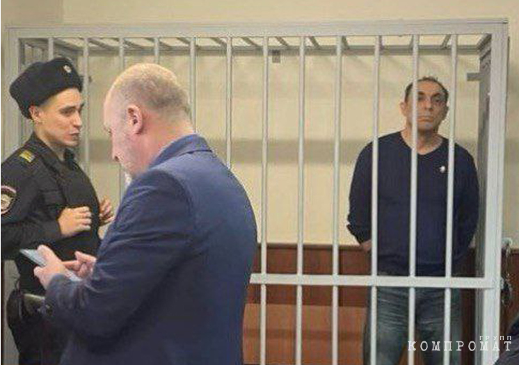 Экс-главе НИИ ФСИН дали 10 лет за злоупотребления служебным положением и откаты при премировании подчиненных