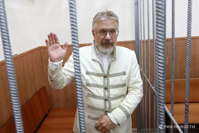 Василий Бойко-Великий выдоил банк.