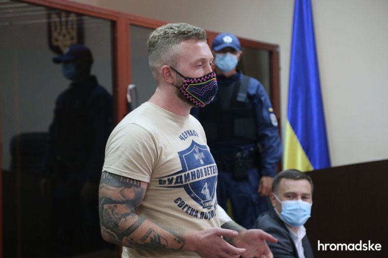 Чёрный блогер: Как нацист Дмитрий Кухарчук на Украине пытает российских для лайков в социальных сетях