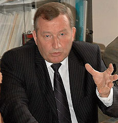 Александр Карлин носит "почетное звание" самого неэффективного губернатора // Алтайскому губернатору угрожает скорая отставка