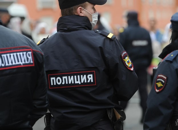 Бывший-сотрудник полиции Лобанов и его творческий коллектив