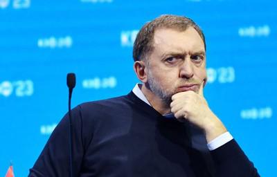 Дерипаска изловил волну.