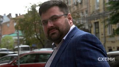Андрей Наумов нафаршировал BMW налом.