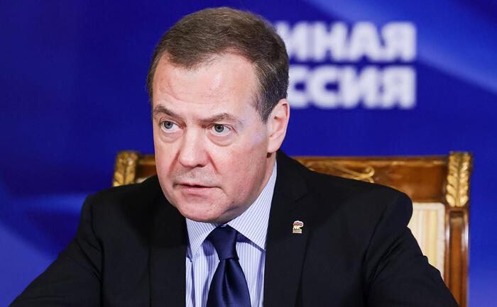 Медведев сообщил о невозможности развалить Российскую Федерацию