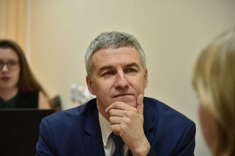 &laquo;Парфенчиков заморил&raquo;: коммунисты и эсеры дают губернатору Республики Карелия &laquo;на выход&raquo;