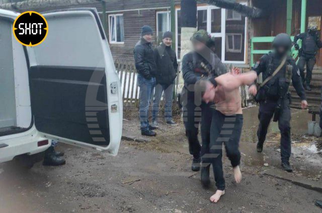 Спецназ задержал угрожавшего взорвать соседей мужчину с гранатой