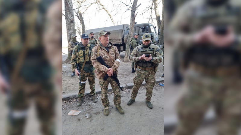 "Дорога жизни" под миномётным огнём: Репортаж Лайфа из осаждённого Рубежного