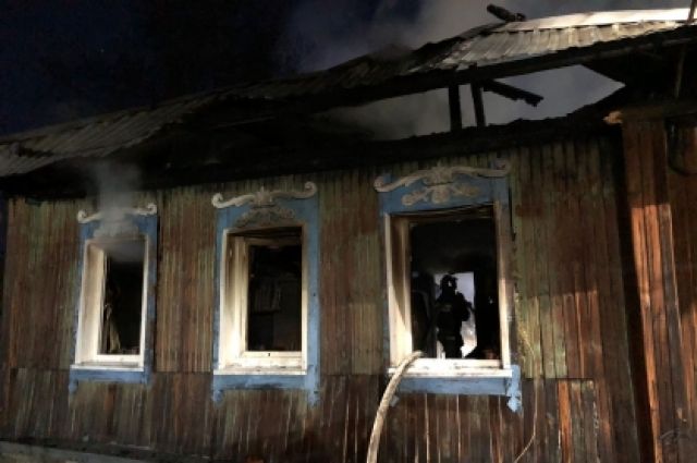 Два человека заживо сгорели на даче под Новосибирском