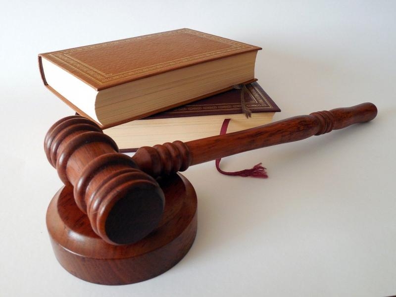 Два экс-пристава в Шелехове получили сроки за взятки
