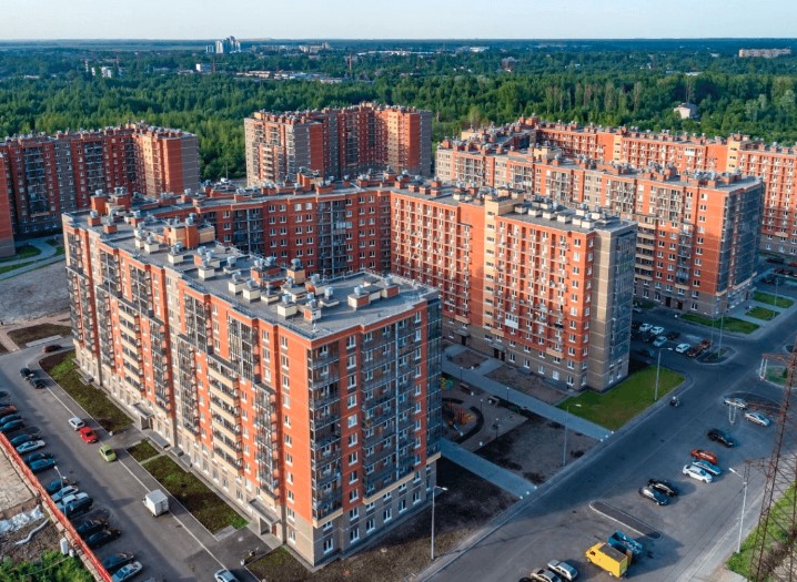 Жители Петербурга обязаны оплачивать стройку соцобъектов за собственный счет из-за решения Беглова
