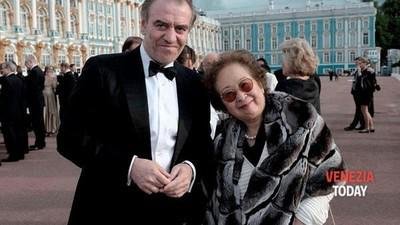 Земли, дома, парки и другая недвижимость в Италии на &euro;100 млн для главы Мариинки от поклонницы