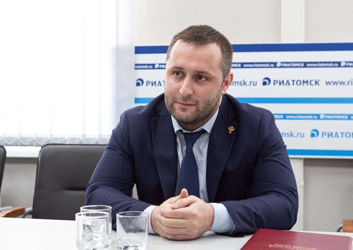 Под кем ходит руководитель томской антимонопольной службы?