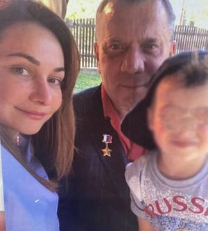 "Вторая" жена взяла Юрия Борисова за ДНК.