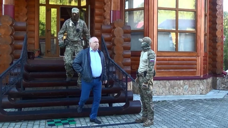 Бывшего госслужащего накрыло делом