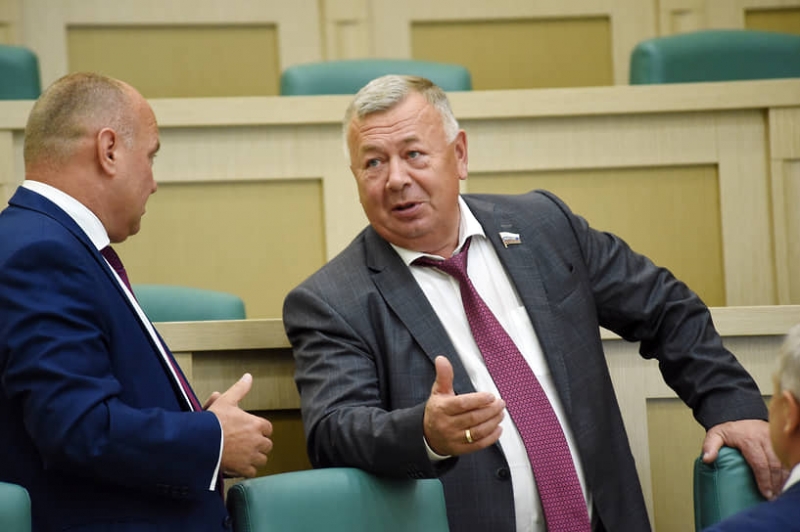 Бывший-члену сената высчитали вред