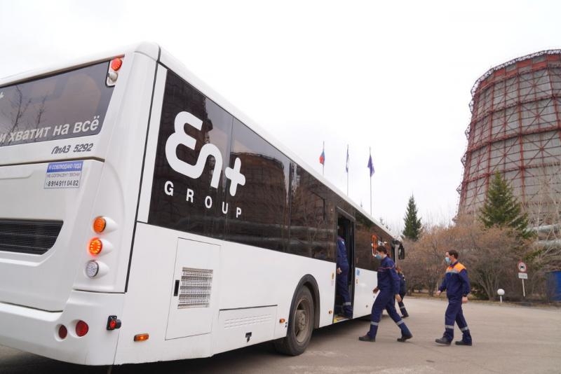 En+ Group купила 19 автобусов для доставки на предприятия сотрудников компании
