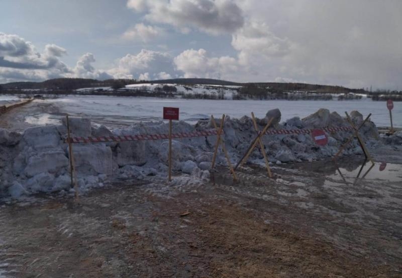 Ещё три ледовых дороги закрыли в Прибайкалье