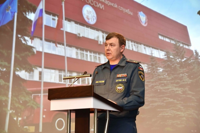 Генерал Бутко и его "чудесные клавиши": кто преобразовал Академию МЧС в "дойную корову"