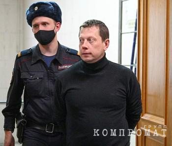 Замначальника Центрального таможенного управления и его подельник из акцизной таможни Александр Алеев арестованы при получении взятки в $50 тыс.