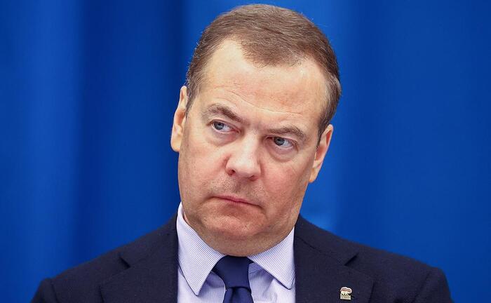 Медведев сообщил о применении хоть какого орудия в случае попытки отбить Республику Крым