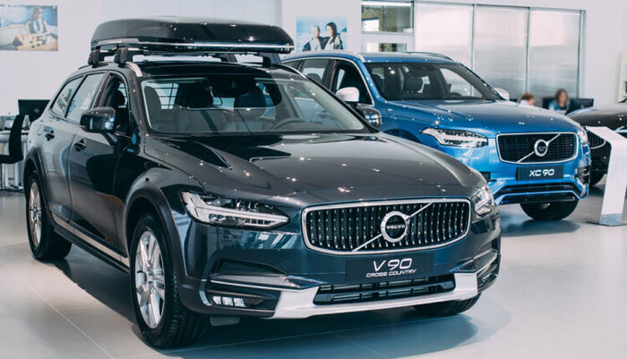 Volvo и Лэнд Ровер Ягуар сократят большую часть служащих в Российской Федерации