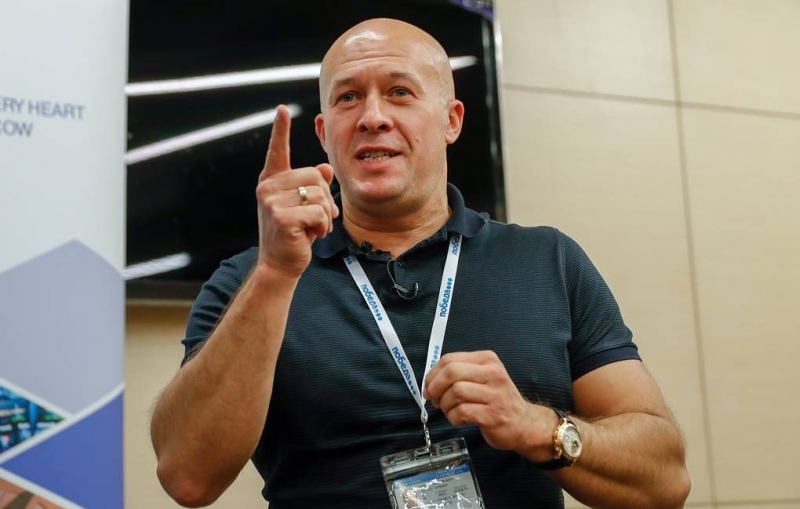 Полубизнесмен, "полубоярин": "улетел", но уже возвратился?