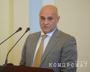 Депутат Ярославской областной думы сдал госслужащих, кому передал 15,5 млн руб. взяток за заключение государственных контрактов на приобретение жилища для детишек-сирот