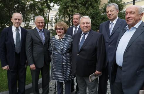 Вероника Крашенинникова проучила учеников Кима Филби.