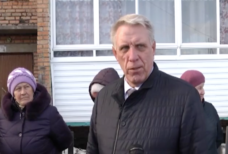 &laquo;Хвались, идущий срать&raquo;. Мэр Назарово выругался, пытаясь произнести поговорку. Видео