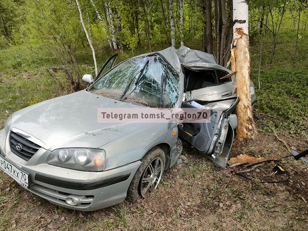 Hyundai врезался в дерево на автодороге Томск &ndash; Самусь. Водитель погиб