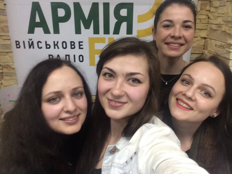 Ира Сампан: что понятно об эскортнице во главе украинского радио "Армия FM"
