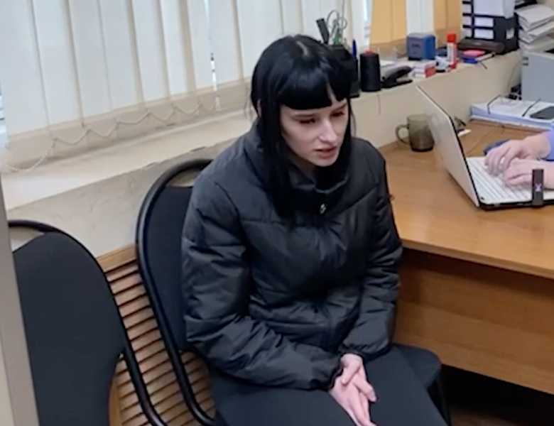 «Я хочу их воспитывать, но не так». У красноярки, издевавшейся над сыном на стриме, отобрали детей