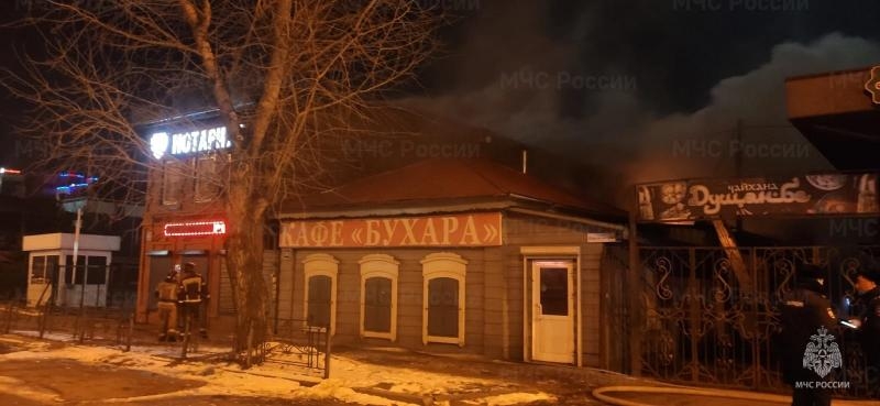 Кафе «Бухара» загорелось ночью в Иркутске