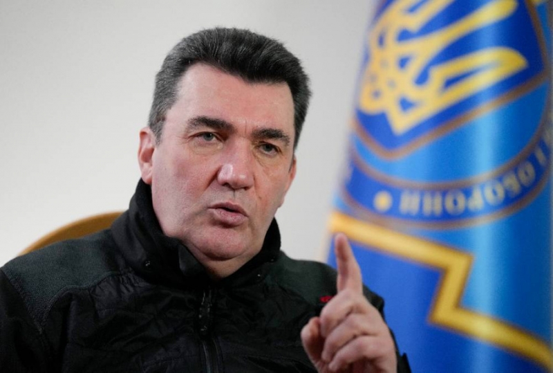 Как секретарь СНБО Украины Алексей Данилов служил преступникам и бросил мама в бедности