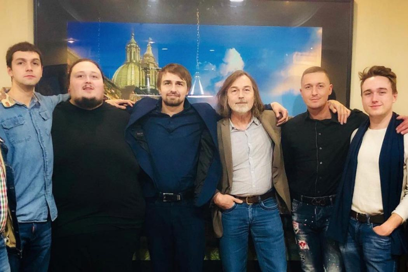 Как выглядит предполагаемый внебрачный сын Никаса Сафронова: суд может признать отцовство без теста ДНК