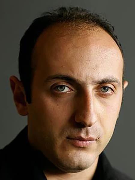 Карен Оганесян