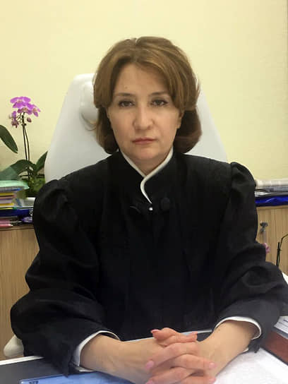 Краснодарскую судью взяли под надзор
