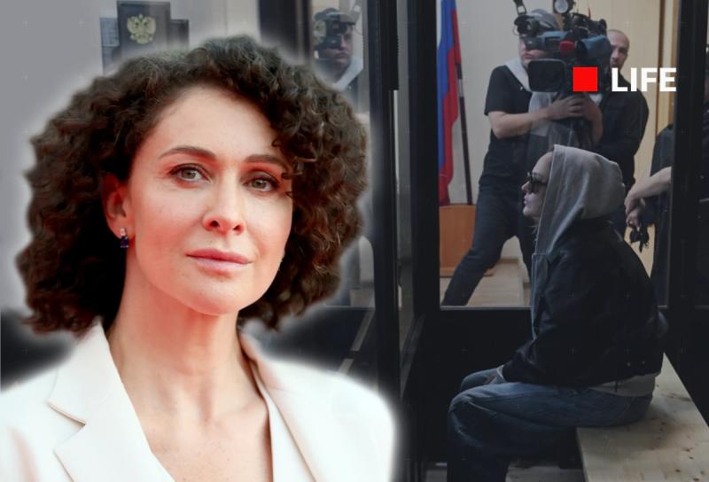 Ксения Раппопорт и Аглая Тарасова: задержание в Домодедово, вилла в Италии и визит матери