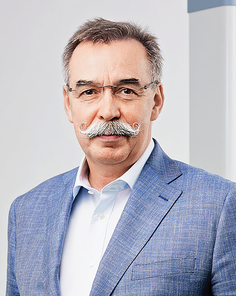 Кто обладает и управляет "Инвитро": Как живёт семья основоположника "Инвитро" Александра Островского