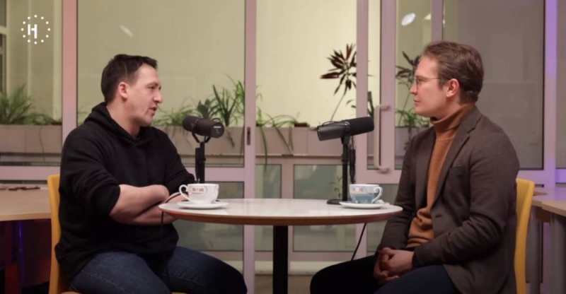 Либерализм, долги либо брат-нацист: Почему актёр Артур Смольянинов готов убивать российских