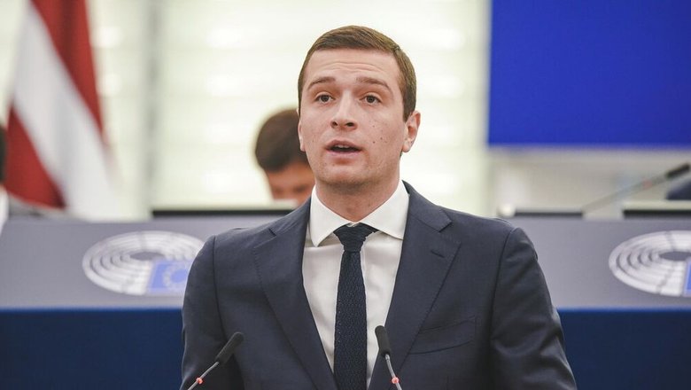 Лидеру французской партии разбили об голову яйцо