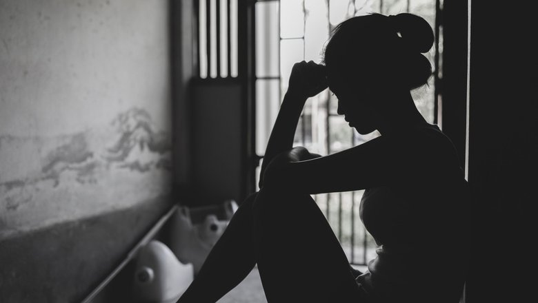Мать троих детей хотят посадить вслед за мужем за взятку для замены срока на СВО