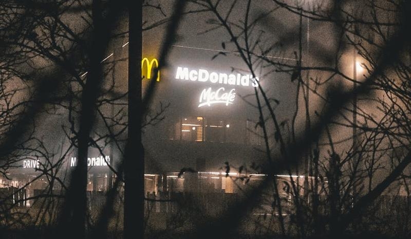 McDonald&rsquo;s закрывает рестораны по&nbsp;всей России 