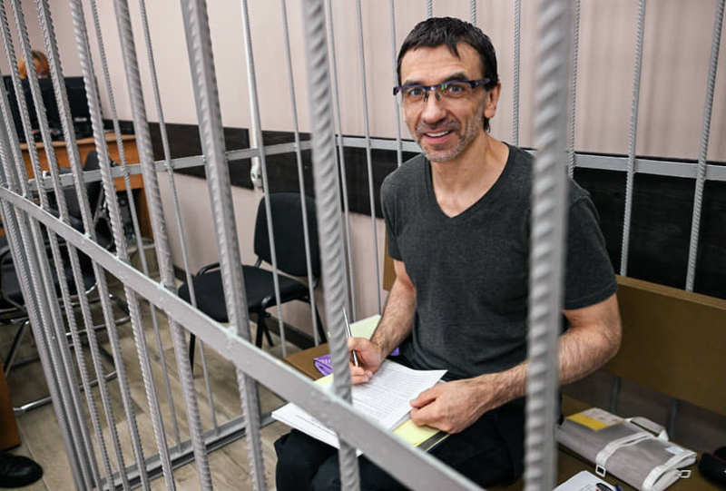 Михаил Абызов назвался потерпевшим