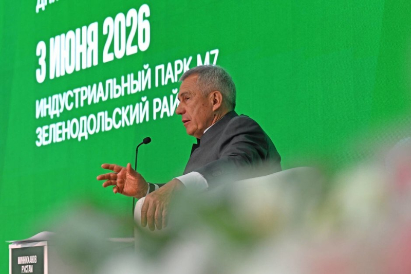 Минниханов &mdash; резидентам ЦУМа: &laquo;Вы уже получили замечание, шоурум организовали. Там должна быть реальная жизнь&raquo;